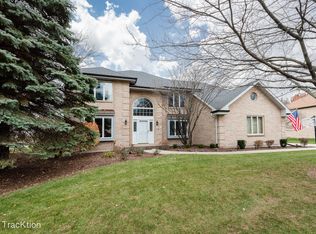 512 Buckingham Pl, Downers Grove, IL 60516