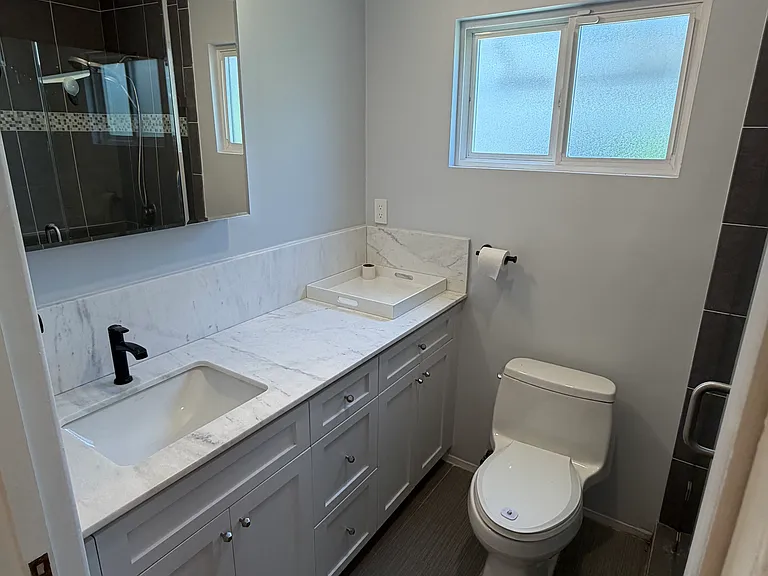 1221 S Curson Ave — Photo 38