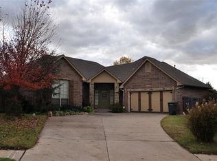2901 Boulder Ct, Edmond, OK 73003