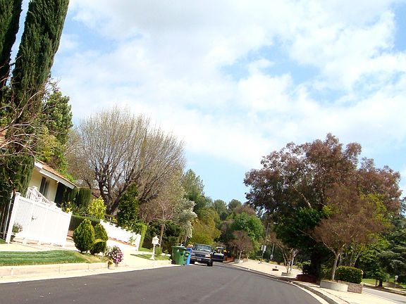 3rd image of 22721 Mulholland Dr