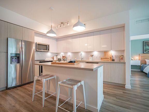 2nd image of 1919 SE 10th Ave #4140410