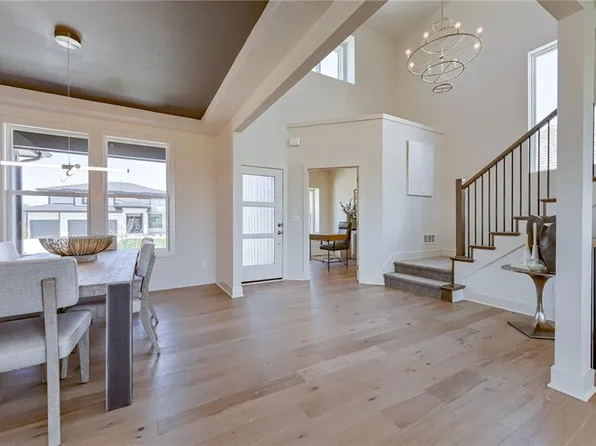 17921 Manor St, Overland Park, KS 66085