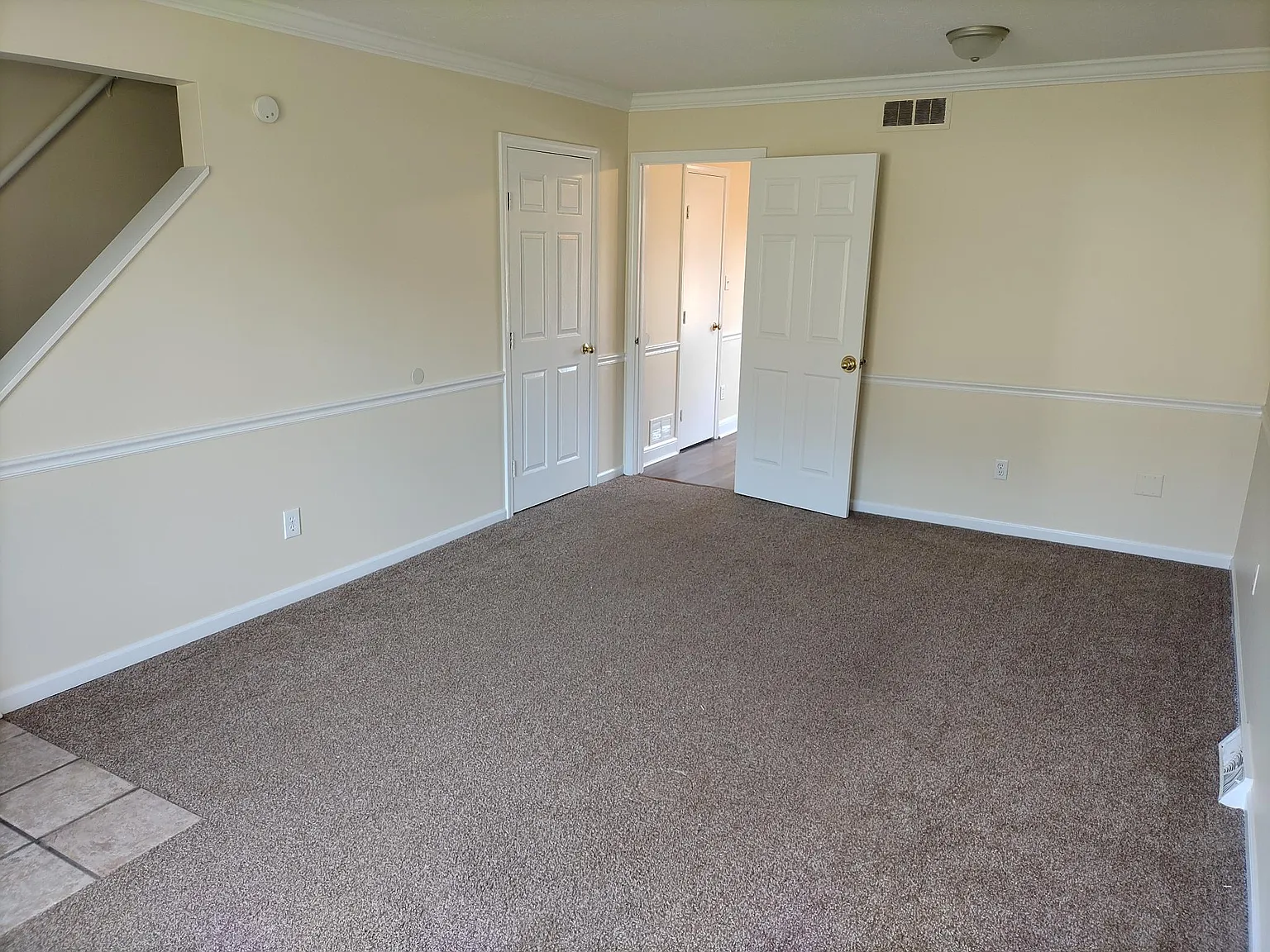 2 bed, 1.5 bath, 1440 sqft, $1,200 — Photo 2