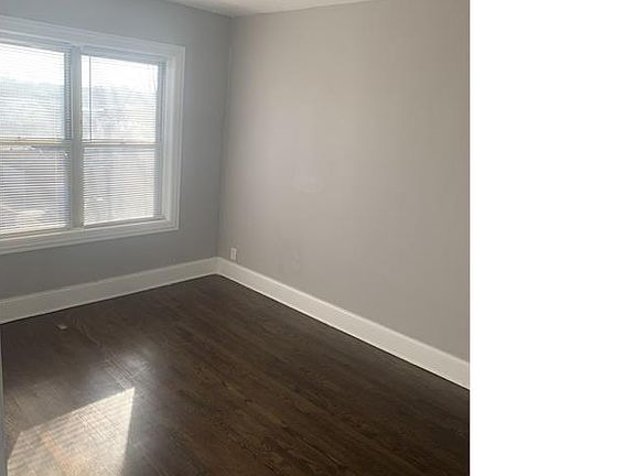 2nd image of 1340 W 82nd St APT 3