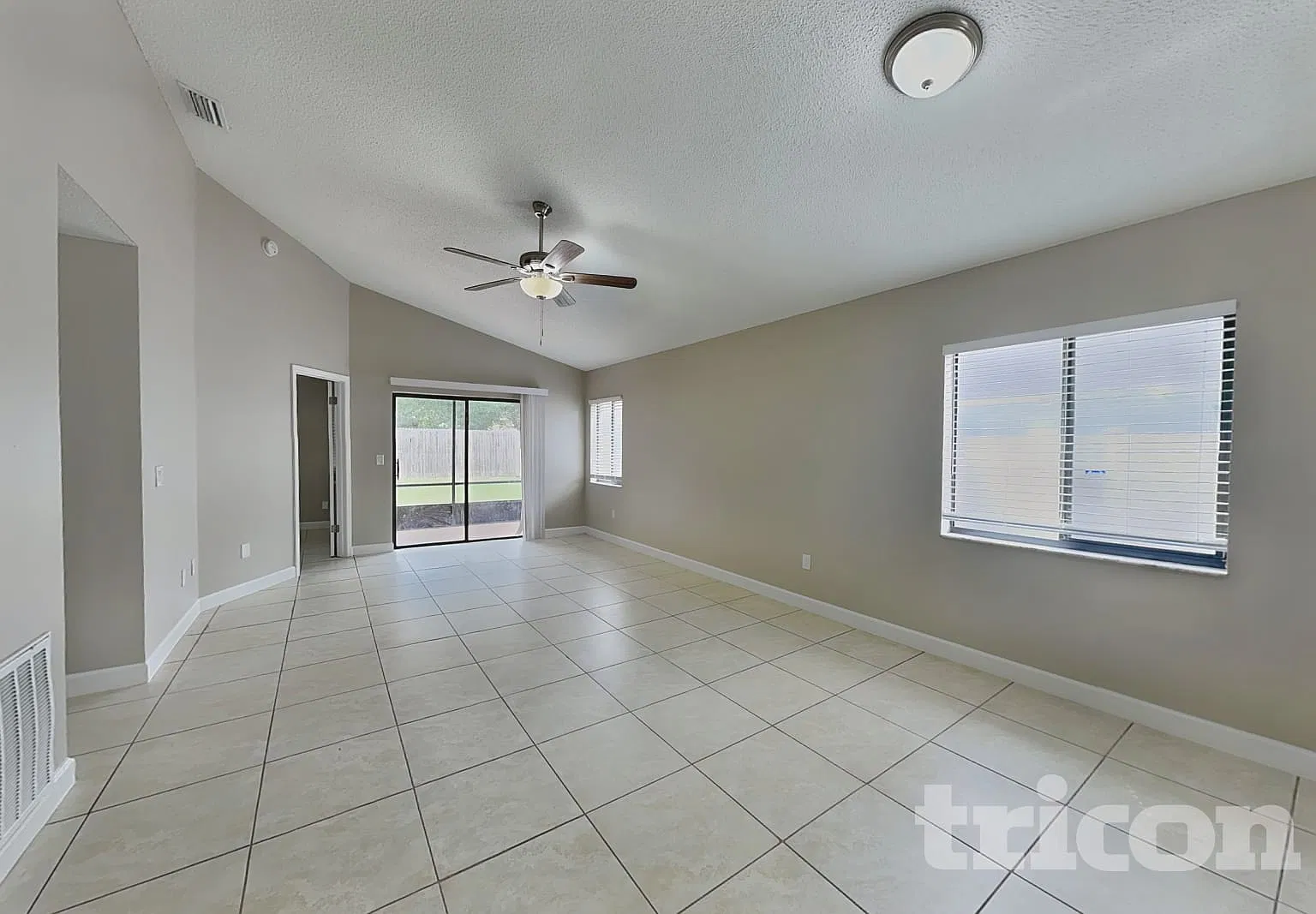 1620 Spinning Wheel Drive Lutz FL — Photo 3