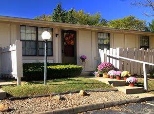 Victoria Square, Newton Falls, OH 44444