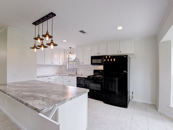 3rd image of 7407 Shady Mill Dr