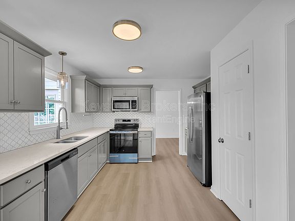 3rd image of 2341 Wall Rd