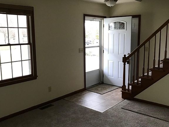 3rd image of 659 Cobblestone Dr