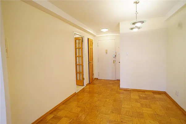 Sold by R New York | media 8