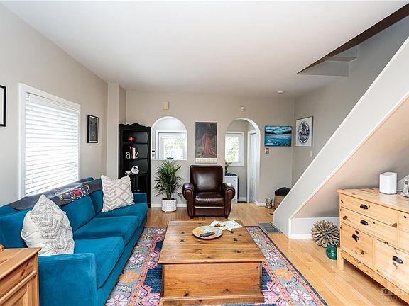 5th image of 227 Lebreton St N
