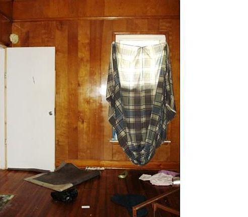 4th image of 905 N Hyde Park Ave