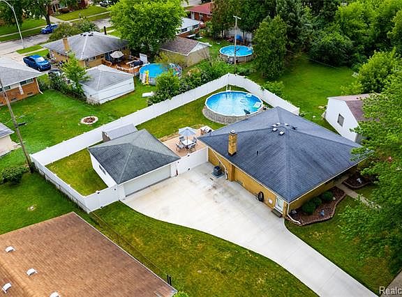 3rd image of 21244 Arcyle Dr