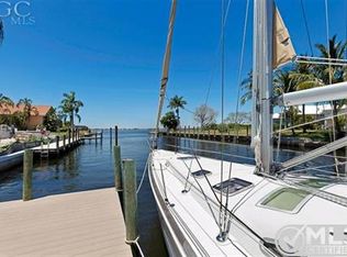 791 Cape View Dr, Fort Myers, FL 33919