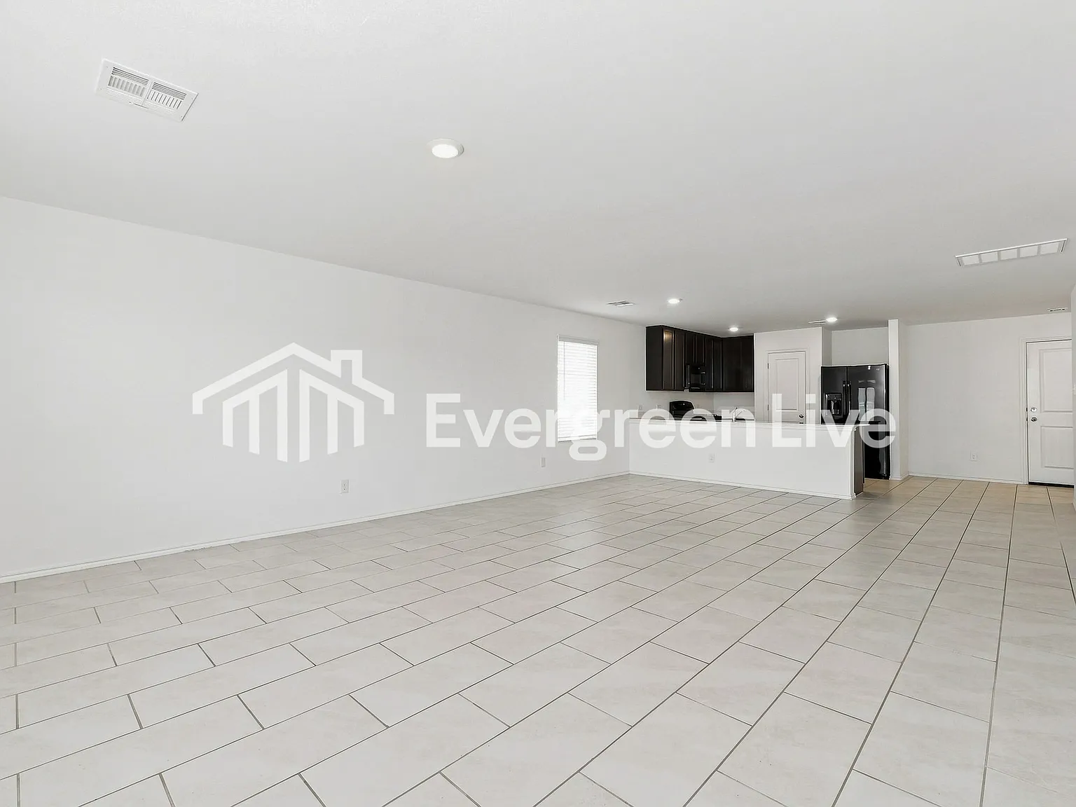 3 bed, 2.0 bath, 1474 sqft, $1,545 — Photo 2