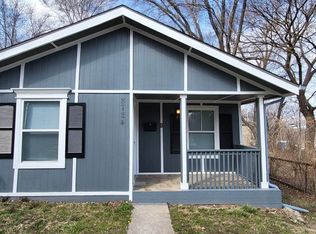 8724 E Roberts St, Independence, MO 64053