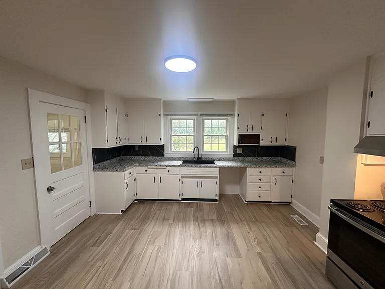 5256 Irish Rd — Photo 7