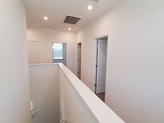 4th image of 1185 Knox Way