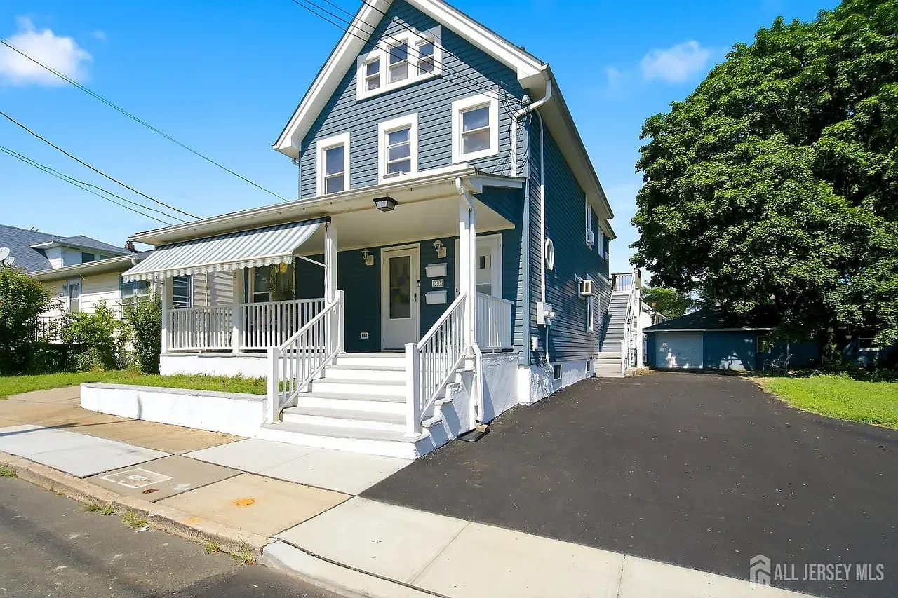 3 bed, 2000 sqft, $2,600 — Photo 2