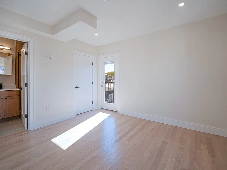59 Gove St #4 — Photo 9