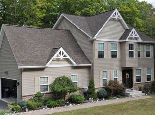 315 Reagan Dr, East Stroudsburg, PA 18301