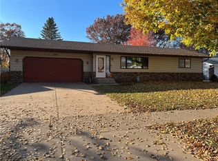 3130 Guthrie Rd, Eau Claire, WI 54703