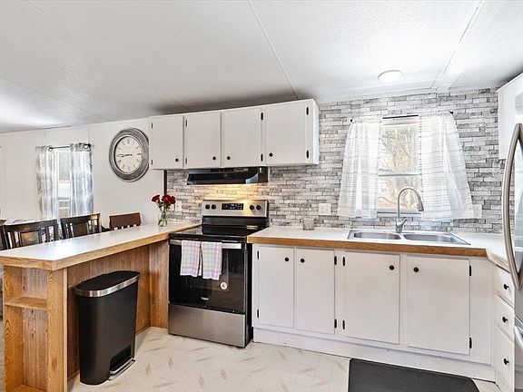 4th image of 58 Rhodeside Acres