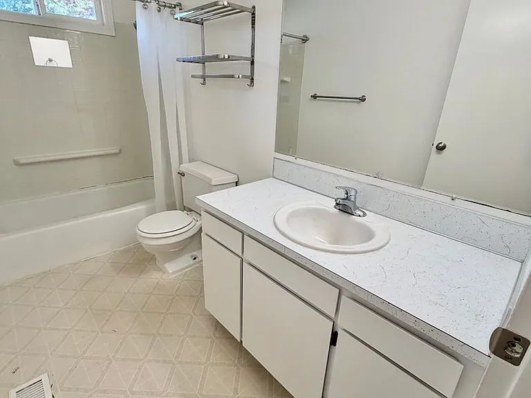 R0653 — Photo 12