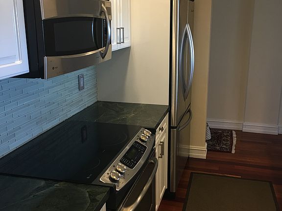 2nd image of 800 SE 4th St APT 403