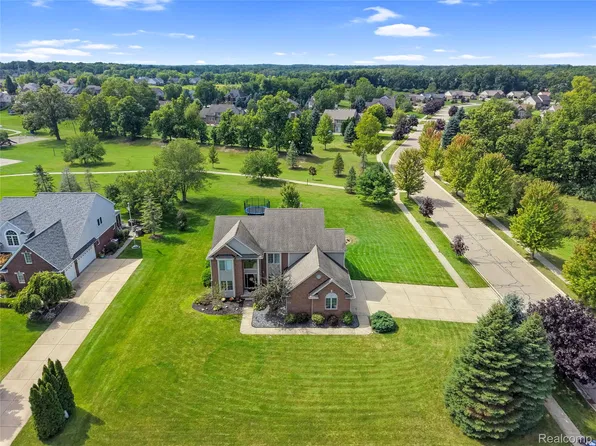 2303 Arciero Ct, Howell, MI 48855