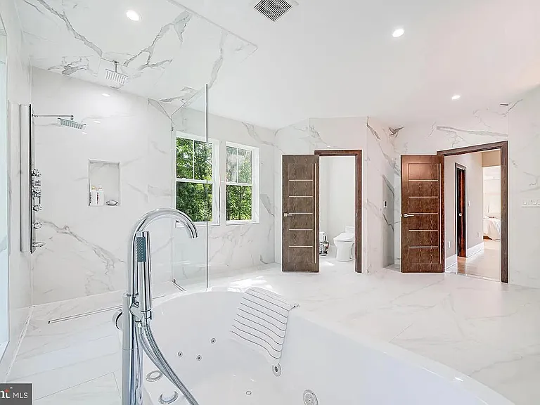 9908 Blake Ln — Photo 21