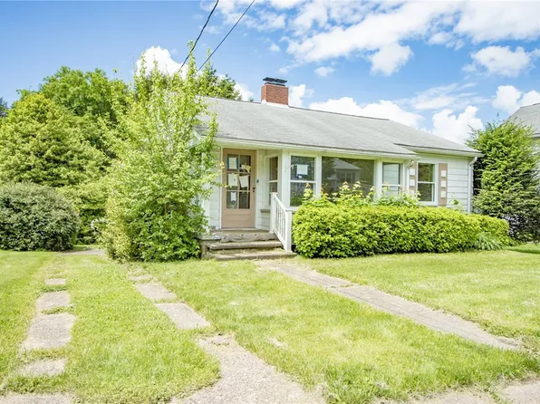 326 S 3rd St, Indiana, PA 15701