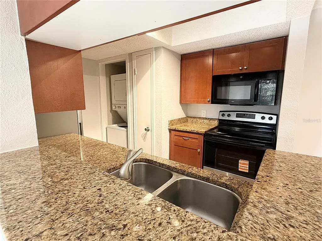 1 bed, 1.0 bath, 642 sqft, $1,475 — Photo 3