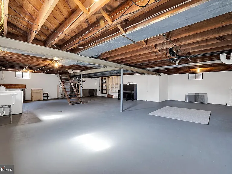 Large, dry basement