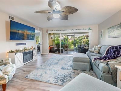 200 Furse Lakes CIR #B-1, Naples, FL, 34104