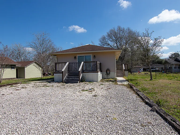 655 Mitchell St — Photo 1