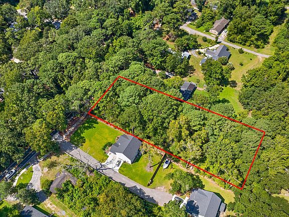2nd image of 923 Long Point Rd