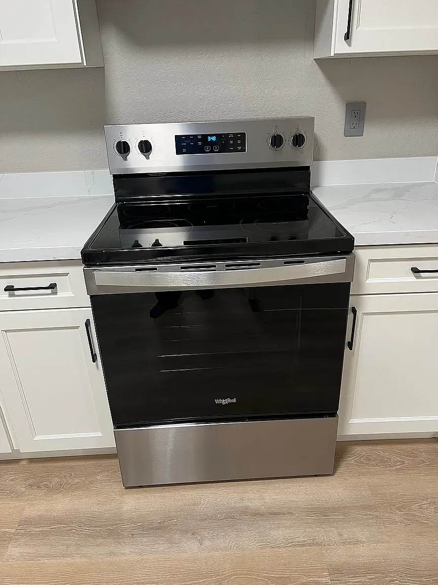 3 bed, 1354 sqft, $2,500 — Photo 4