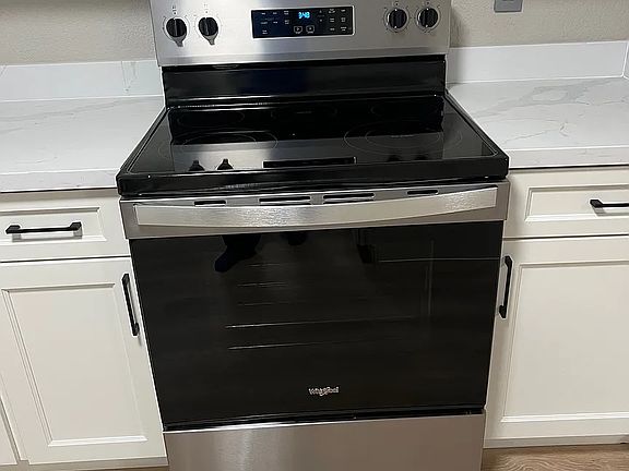 4th image of 1458 Suntree Pl