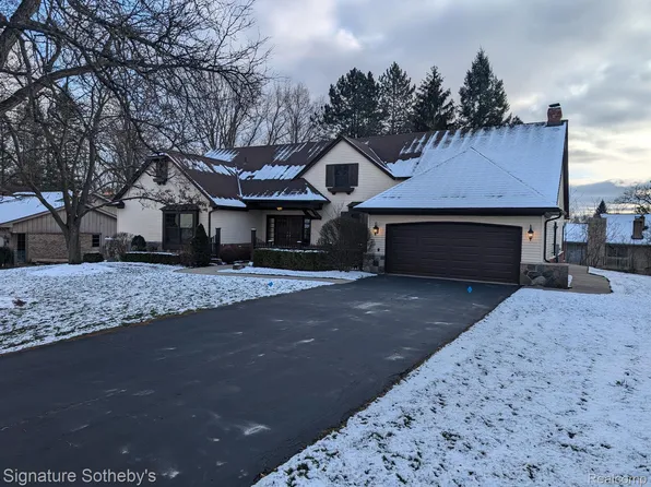 3283 Woodview Lake Rd, West Bloomfield, MI 48323