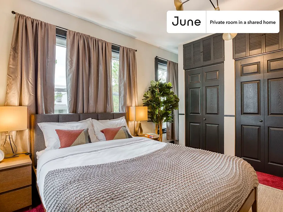 735 Girard St NW #2D