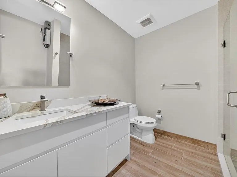 41 SW Seminole St #304 — Photo 6