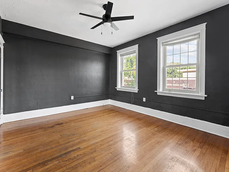 554 Limit Ave #304 — Photo 13