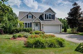 Landscaped culdesac lot