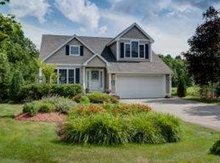 10 Twin Pond Cir, Exeter, NH 03833