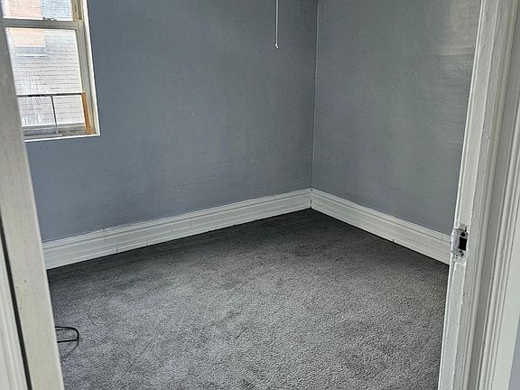 4th image of 253 Gold St #2