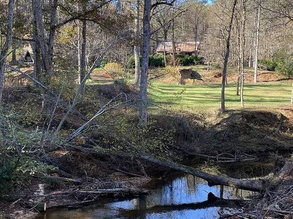 934 Shoal Creek Rd, Clarkesville, GA 30523