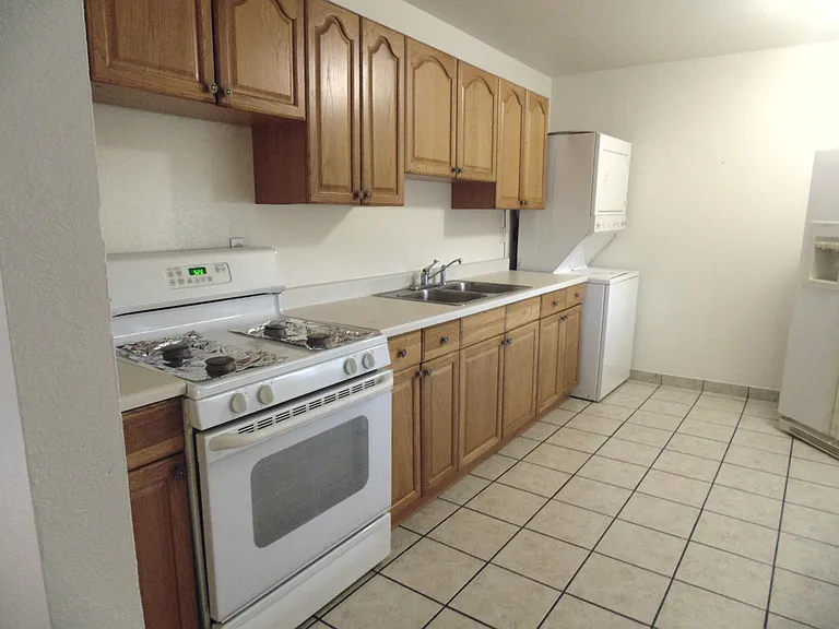 5044 W Maryland Ave — Photo 4