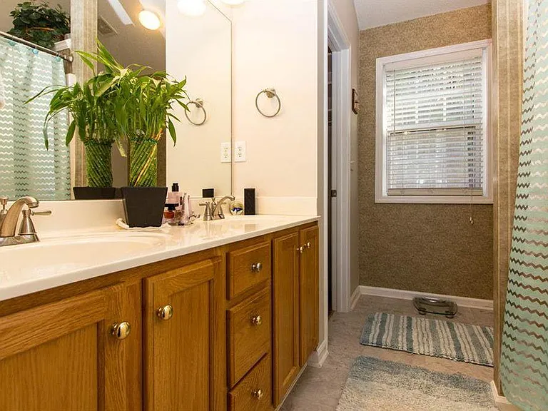 5653 Riverside Walk Dr — Photo 27