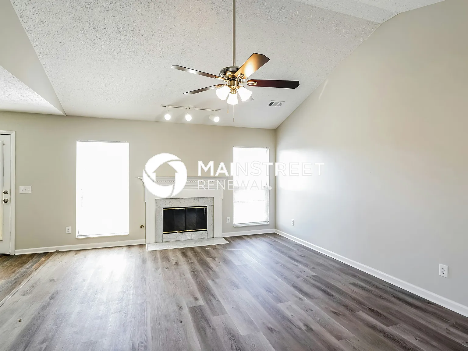 2109 Freeman Ln — Photo 4